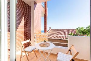 Dhermi Icon Big 1BR Apt 4