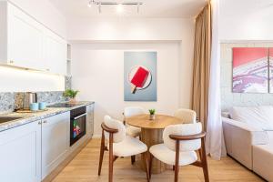 Dhermi Icon Big 1BR Apt 4