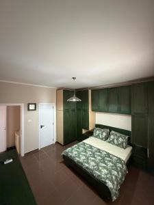 The SunSet Studio Pazari i Ri Parking Available