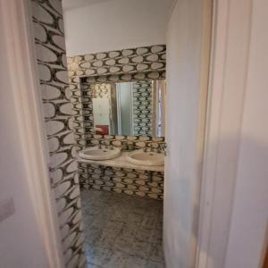 Villa anni 70 con piscina privata Lo Chalet di Târa