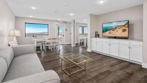 Gold Coast Inn - At the Bay in Traverse City