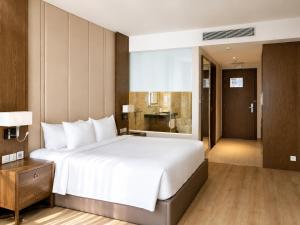 Panorama Premium Apartment with Sea & City view by San Ocean