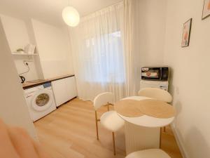 Cozy Apartment - Steps from Chinggis Khaan National Museum