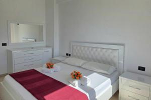 Brisa Del Mar Beachfront Apartment 116 - Happy Rentals