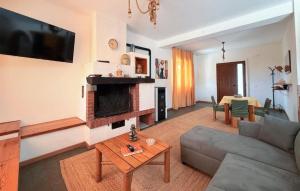 Gorgeous Home In Arenella With House Sea View