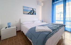 Gorgeous Home In Arenella With House Sea View
