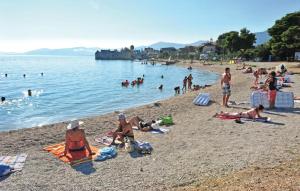 Villa Barbara-Kastela with heated pool