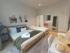 Casa Signature Pool villa-2 minutes walk to Ikea