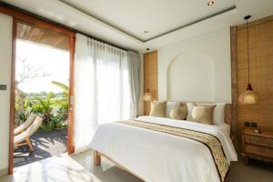 Devy Green Gadon Villa