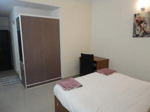 Susan Double Tree 408 1BHK pent house with Garden