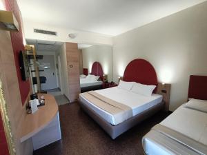 Break Hotel