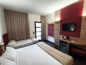 Break Hotel