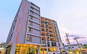 B2 Phuket Boutique & Budget Hotel