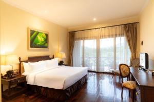 Santi Resort & Spa