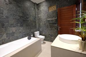 Kayana House Cozy & Harmonious 4BR Villa with Swimming Pool