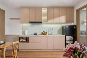 Q & H Hotel - Apartment