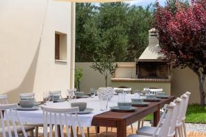 Family Villa Rousa in Rethymno with Pool, BBQ and Kids Area