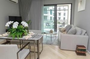 Title Legendary Grand Terrace 2-Bedroom Suite by TVC