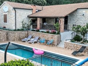 Holiday Home Ferienvilla Roko mit beheiztem Pool by Interhome