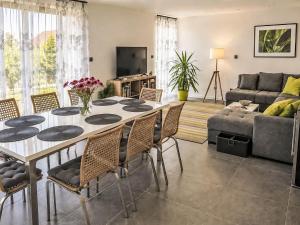 Apartment Chalet Houbovy vrch by Interhome