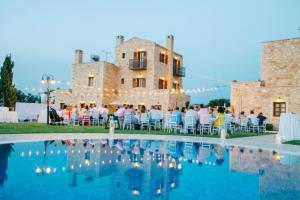 Arodamos Villa with a pool, childrens games, and BBQ, perfect for 23 people!