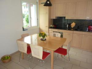 Apartment Blumenweg 10 Appartement-Fewo 6-Bettwohnung by Interhome