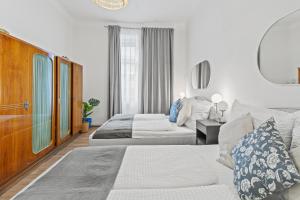 Monthly Stays - Chic Apartment up to 8 - Near Meidling