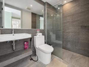 Modern Condo near the Beach - NV531