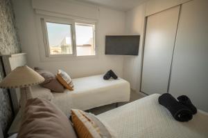 Ático premium & nuevo, Terraza con vistas al Estrecho, 2 habitaciones & parking