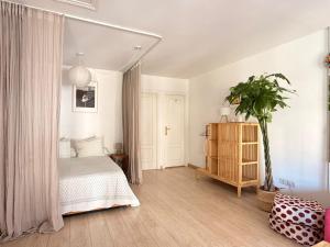 Lovely studio con balconcitos