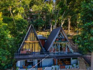 White Moon Cabin & Cottage