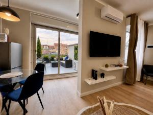 Private Terrace & Smart Spaces - Relax in the City