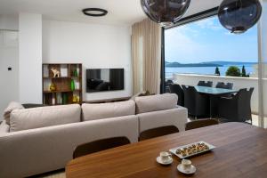 Brand new Lux apartment G & L with hot tub