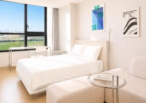 UH FLAT The SONGDO