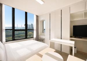 UH FLAT The SONGDO