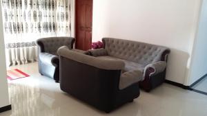 Dumi House