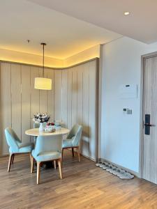 A La Carte Ha Long Bay Apartment- OC Home
