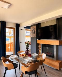 Dom Hrabiego Tatrzańska Polana with Mountain View, Private Jacuzzi & Free Parking by Downtown Apartments