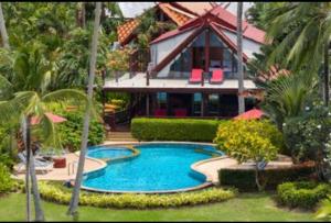 KohSamui Maenam beachfront villa Thai style