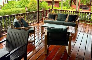 KohSamui Maenam beachfront villa Thai style