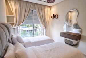 City Center Apartment with Garden and Private Parking