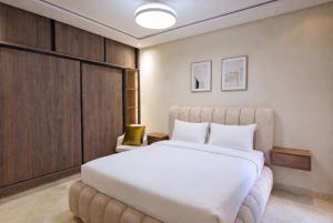 City Center Apartment with Garden and Private Parking