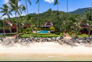 KohSamui Maenam beachfront villa Thai style