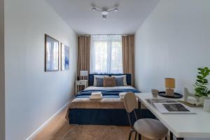 Reymonta Three-Bedroom Apartment near Metro by Mia