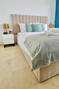 Sunset Cliffs Benidorm, Holiday Apartment with sea view
