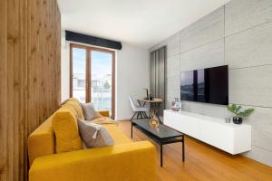 Exclusive Air Conditioned Studio in Cracow with Parking and Desk Close to the River by Renters Prestige