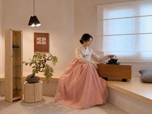 10인 단체 넓은집, 엘리베이터, 역4분