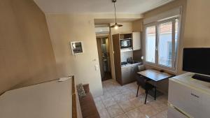 Lithos Apartment