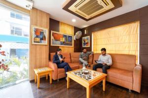 FabHotel Grand Gunas