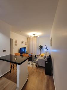 1 bedroom Prime suite with pool and gym access